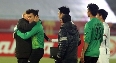 Ấm l&ograve;ng thầy Park &acirc;m thầm bảo vệ B&ugrave;i Tiến Dũng trước dư luận