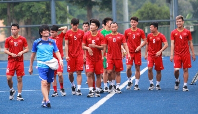 U22 Việt Nam thảnh thơi đ&oacute;n b&atilde;o, sẵn s&agrave;ng đ&aacute;nh bại Singapore