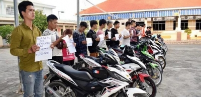 Ngăn chặn h&agrave;ng trăm thanh ni&ecirc;n tụ tập đua xe tr&aacute;i ph&eacute;p