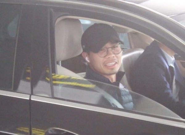 Văn Hậu, C&ocirc;ng Phượng s&aacute;ng nay c&ugrave;ng về Nội B&agrave;i hội qu&acirc;n c&ugrave;ng đội tuyển Việt Nam