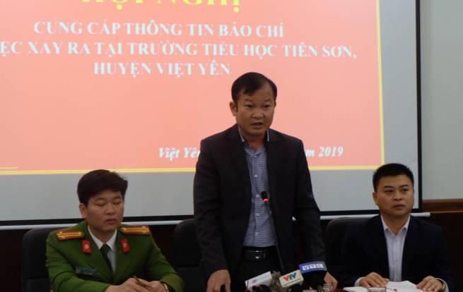 Chưa khẳng định thầy gi&aacute;o d&acirc;m &ocirc; học sinh, tạm đ&igrave;nh chỉ c&ocirc;ng t&aacute;c 15 ng&agrave;y