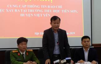 Chưa khẳng định thầy gi&aacute;o d&acirc;m &ocirc; học sinh, tạm đ&igrave;nh chỉ c&ocirc;ng t&aacute;c 15 ng&agrave;y