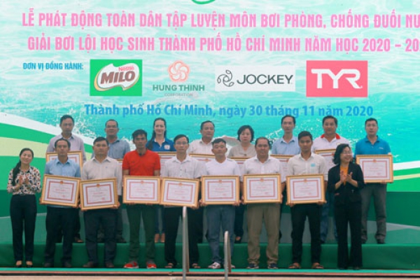 Lễ phát động toàn dân tập luyện môn bơi phòng chống đuối nước