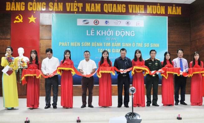 H&agrave;ng chục ng&agrave;n trẻ sơ sinh sẽ được tầm so&aacute;t bệnh tim bẩm sinh
