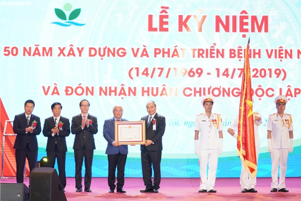 Thủ tướng trao Huân chương Độc lập Hạng Nhì cho Bệnh viện Nhi T.Ư