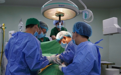 Huy động 6 chuy&ecirc;n khoa cứu người đ&agrave;n &ocirc;ng ở Cần Thơ