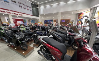 Qua thời hoàng kim, đại lý xe máy chật vật rao bán từng chiếc