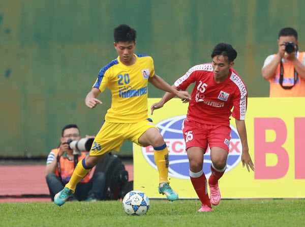 'Quyết định đổi đời' biến Văn Đức th&agrave;nh ng&ocirc;i sao của b&oacute;ng đ&aacute; Việt Nam