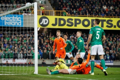 &Aacute; qu&acirc;n ch&acirc;u &Acirc;u H&agrave; Lan vỡ &ograve;a niềm vui ng&agrave;y trở lại Euro