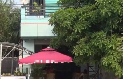 X&ocirc;ng v&agrave;o qu&aacute;n c&agrave; ph&ecirc; đ&acirc;m chết 1 phụ nữ rồi lao đầu v&agrave;o &ocirc; t&ocirc; tự tử