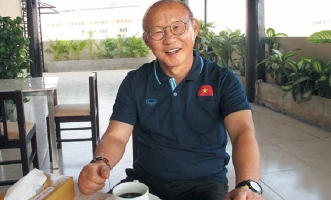 HLV Park Hang-seo: 'Sự nổi tiếng chỉ như l&agrave;n kh&oacute;i'