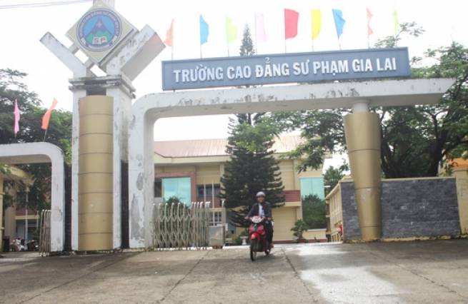Trường n&acirc;ng điểm cao để... khỏi dạy: Nếu học, th&iacute; sinh cũng "sống dở chết dở"