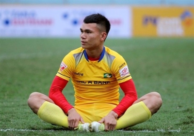 Học tr&ograve; HLV Park giấu bố mẹ khi d&iacute;nh chấn thương