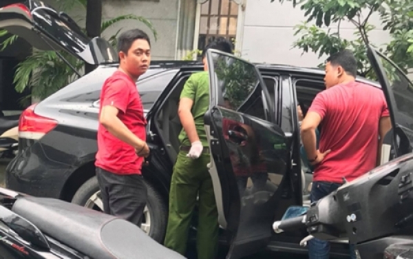 Hai vợ chồng đi xe &ocirc; t&ocirc; Chevrolet Cruze mất trộm gần 1 tỷ đồng