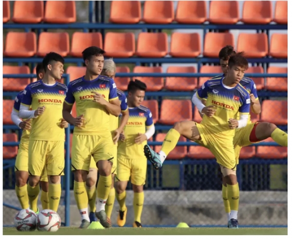 Đ&igrave;nh Trọng hăng h&aacute;i tập luyện trước th&ocirc;ng tin bị HLV Park Hang-seo gạch t&ecirc;n dự U23 ch&acirc;u &Aacute;