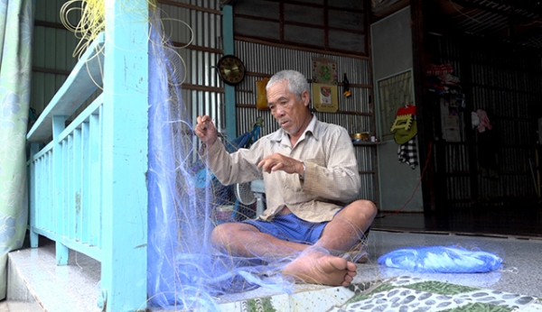 Người dân đầu nguồn ngóng lũ