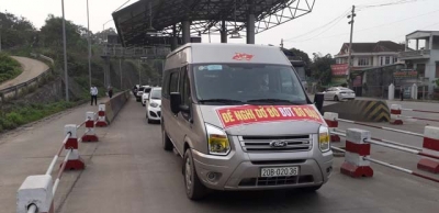 &Aacute;ch tắc giao th&ocirc;ng nghi&ecirc;m trọng v&igrave; d&acirc;n phản đối BOT Bờ Đậu