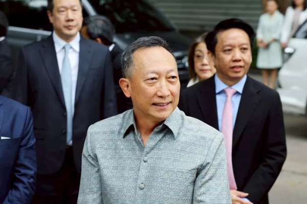 Thủ tướng Th&aacute;i Lan y&ecirc;u cầu Thứ trưởng T&agrave;i ch&iacute;nh giải tr&igrave;nh c&aacute;o buộc d&iacute;nh l&iacute;u lừa đảo