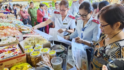 Bánh mứt Tết nguồn gốc rõ ràng, tiểu thương không ngại kiểm tra