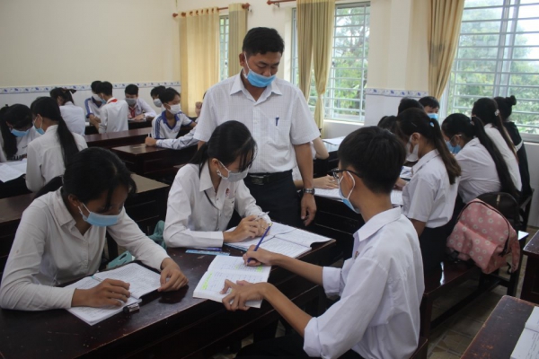 Chỉ 80% học sinh tốt nghiệp THCS và giáo dục thường xuyên cấp THCS được tuyển vào các trường THPT