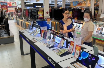 Bán lẻ điện máy, công nghệ so kè từng chút