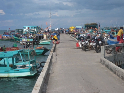 Làng chài Hàm Ninh