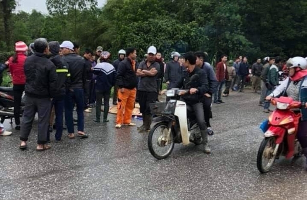 T&ocirc;ng ch&aacute;u b&eacute; tử vong, t&agrave;i xế l&aacute;i &ocirc; t&ocirc; trốn chạy khỏi hiện trường