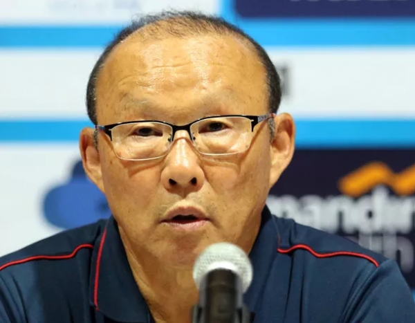 HLV Park Hang-seo xin lỗi học tr&ograve;, giải th&iacute;ch v&igrave; sao C&ocirc;ng Phượng kh&ocirc;ng ra s&acirc;n