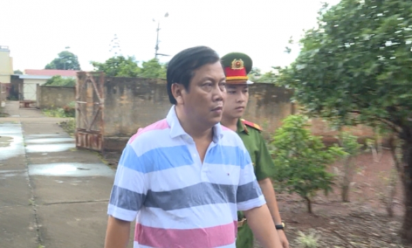 S&oacute;c Trăng họp b&aacute;o cung cấp th&ocirc;ng tin về c&ocirc;ng ty của Trịnh Sướng