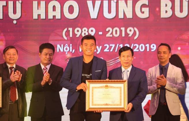 L&yacute; Ho&agrave;ng Nam c&oacute; thể lọt v&agrave;o top 300 ATP ?
