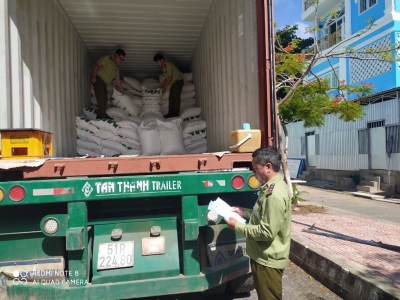Phạt gần 18 triệu đồng vì nhập khẩu đường không có nhãn phụ tiếng Việt