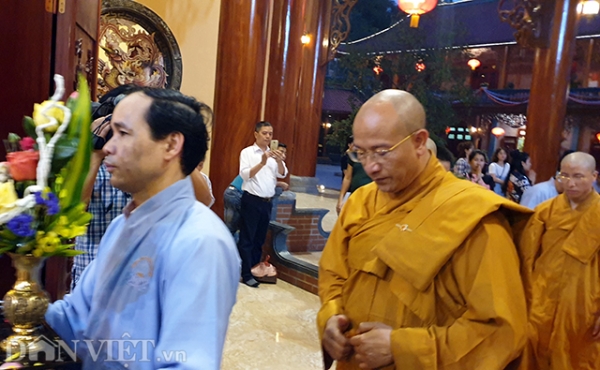 Đang xem x&eacute;t xử l&yacute; c&aacute;c vi phạm tại ch&ugrave;a Ba V&agrave;ng