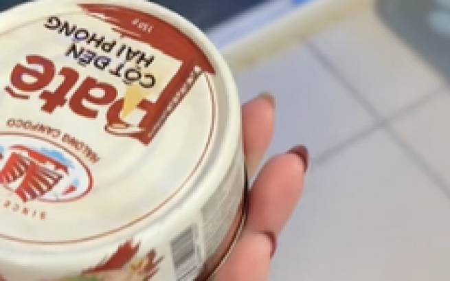 Vụ 120 tấn thịt heo bệnh: Người ti&ecirc;u d&ugrave;ng lo lắng, thẳng tay n&eacute;m pate cột đ&egrave;n Hải Ph&ograve;ng v&agrave;o sọt r&aacute;c
