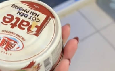 Vụ 120 tấn thịt heo bệnh: Người ti&ecirc;u d&ugrave;ng lo lắng, thẳng tay n&eacute;m pate cột đ&egrave;n Hải Ph&ograve;ng v&agrave;o sọt r&aacute;c