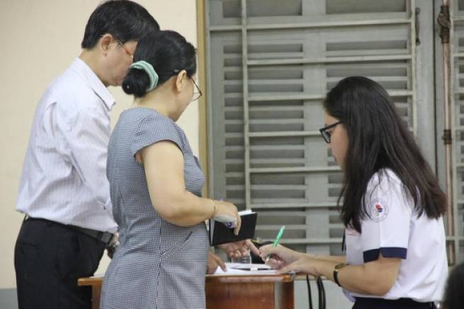 Băn khoăn ph&uacute;c khảo điểm thi lớp 10