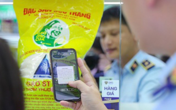 Bất an giữa &ldquo;ma trận&rdquo; h&agrave;ng giả