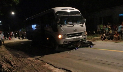 2 người tử vong trong đ&ecirc;m sau tiếng va chạm mạnh tr&ecirc;n đường