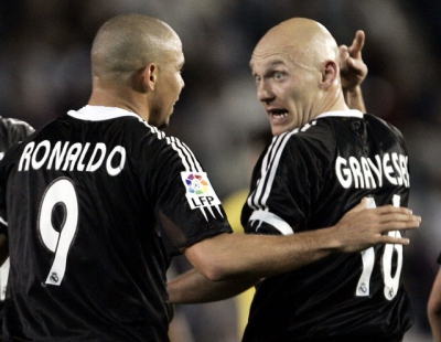Ronaldo “béo” tiết lộ đồng đội tệ nhất từng sát cánh