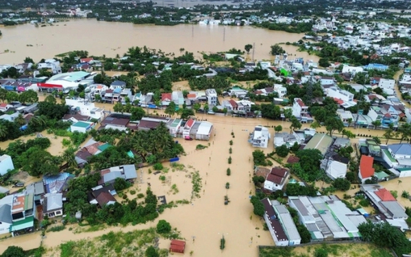 Mưa lũ lịch sử ở miền Trung l&agrave;m 52 người chết v&agrave; mất t&iacute;ch, thiệt hại hơn 3.000 tỉ đồng
