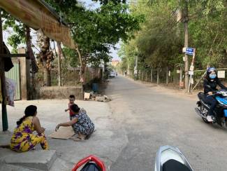 Mẹ dựng chuyện con bị bắt c&oacute;c g&acirc;y r&uacute;ng động B&igrave;nh Dương