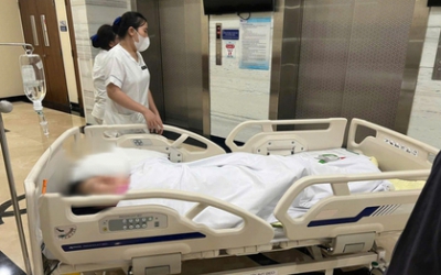 Đau cổ vai g&aacute;y sau khi ngủ dậy, ph&aacute;t hiện tho&aacute;t vị đĩa đệm ch&egrave;n tủy