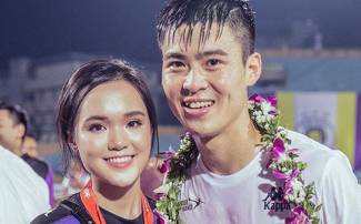 Duy Mạnh cầu h&ocirc;n em vợ Văn Quyết, cựu chủ tịch S&agrave;i G&ograve;n FC x&aacute;c nhận cho cưới