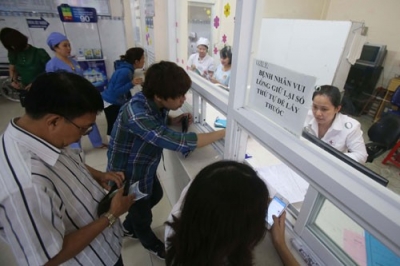 Giảm d&ugrave;ng tiền mặt thanh to&aacute;n dịch vụ c&ocirc;ng