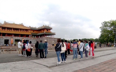 Messi phủ nhận cứu Ronaldinho, x&aacute;c minh chuyện đến Inter Milan