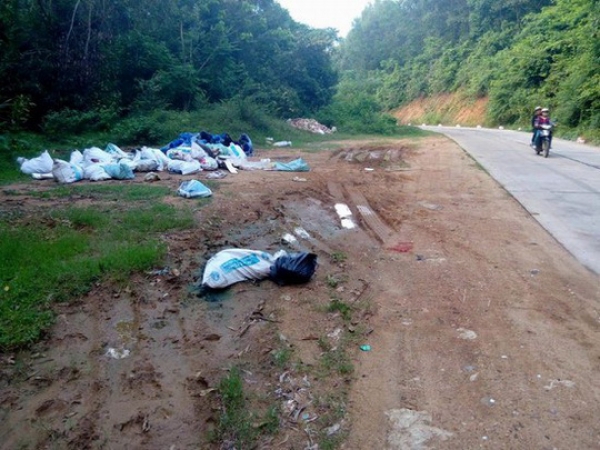 Điều tra truyền đơn vu khống chủ tịch x&atilde; l&agrave;m cho nữ nh&acirc;n vi&ecirc;n c&oacute; bầu