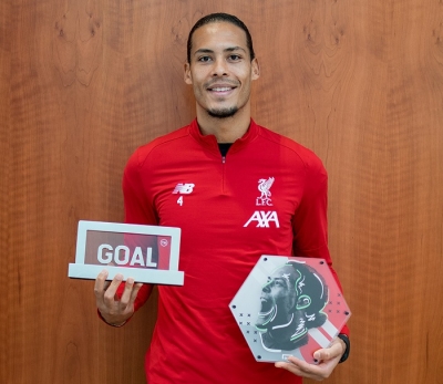 Van Dijk đ&aacute;nh bại Messi, đoạt Cầu thủ xuất sắc nhất năm 2019