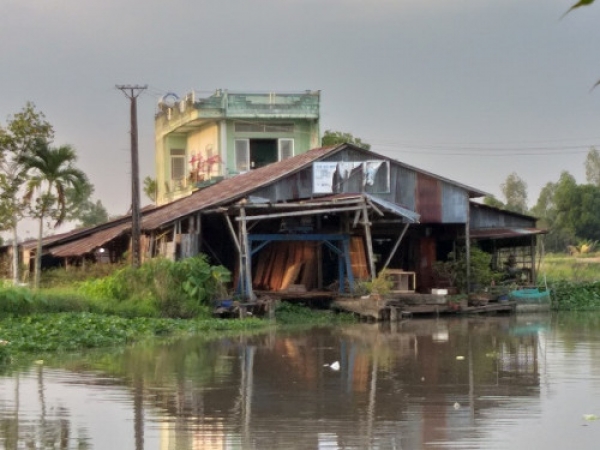 Giao đất cho DN l&agrave;m dự &aacute;n nhưng kh&ocirc;ng c&oacute; đất t&aacute;i định cư cho d&acirc;n