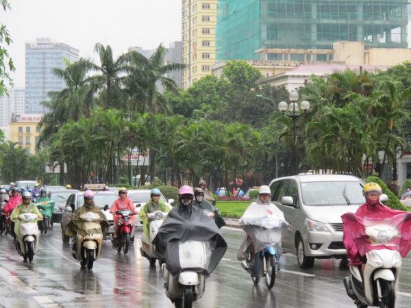 Không khí lạnh tràn về, miền Bắc Bộ tiếp tục rét, miền Trung mưa