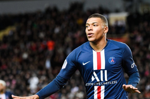 Vượt Neymar, Mbappe đoạt danh hiệu c&aacute; nh&acirc;n đầu ti&ecirc;n trong năm 2020