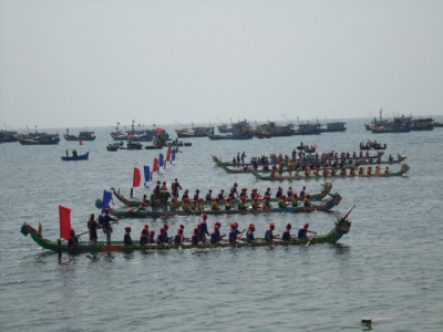 Khai hội đua thuyền tứ linh đầu xu&acirc;n ở L&yacute; Sơn